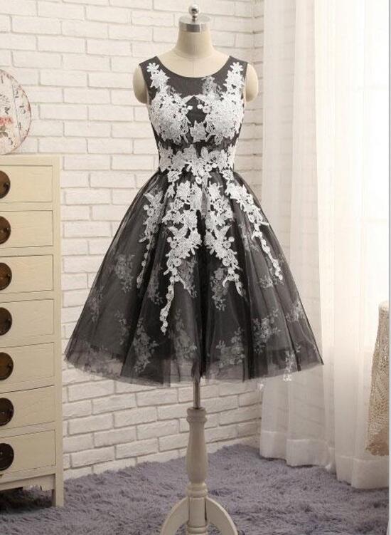 Black Tulle with White Lace Round Neckline Knee Length Homecoming Dres Black Tulle with White Lace Round Neckline Knee Length Homecoming Dres