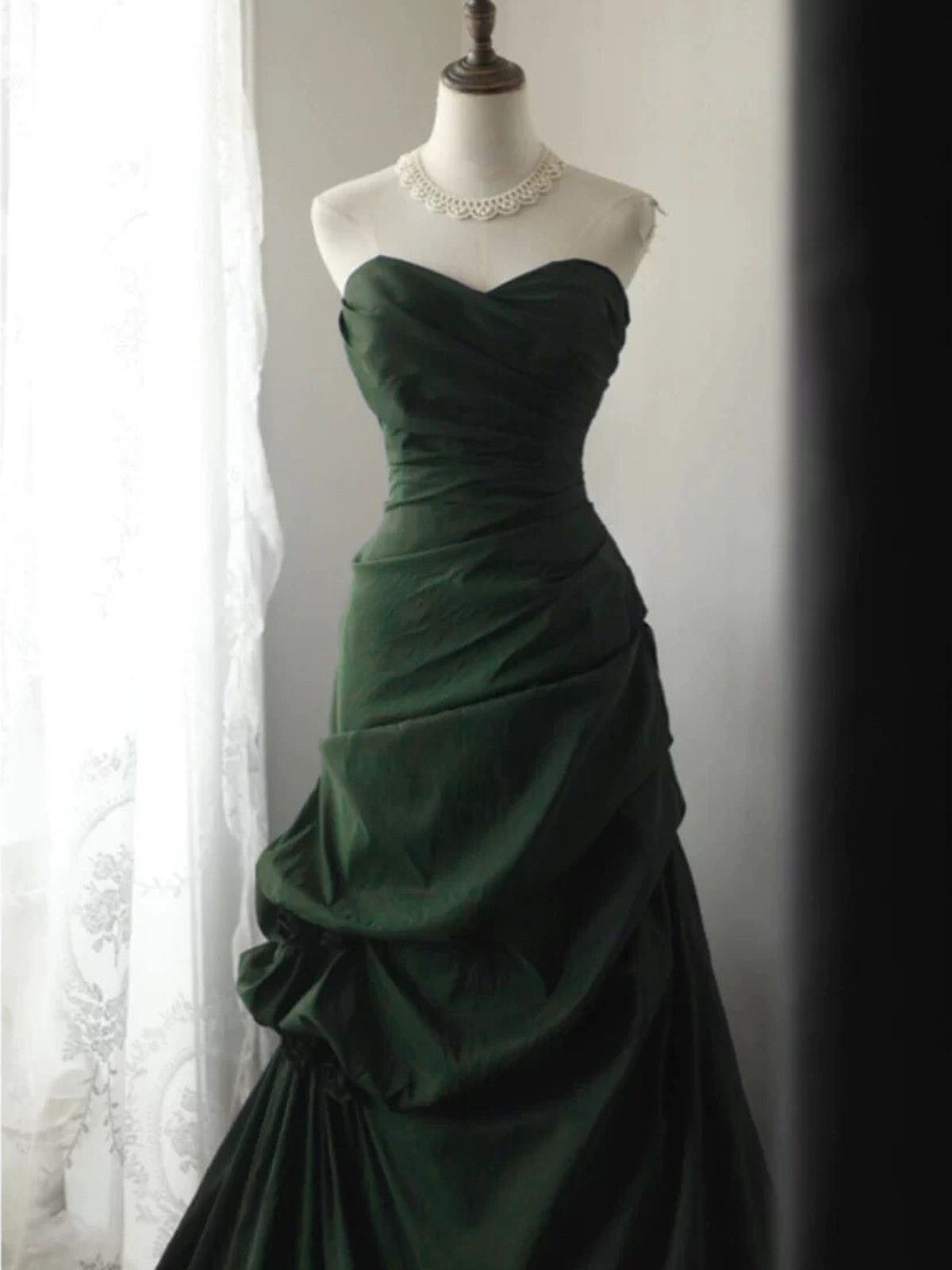 emerald green taffeta prom dress Emerald Green Off Shoulder Long Prom Dresses Vintage Formal Evening Dr formalgowns