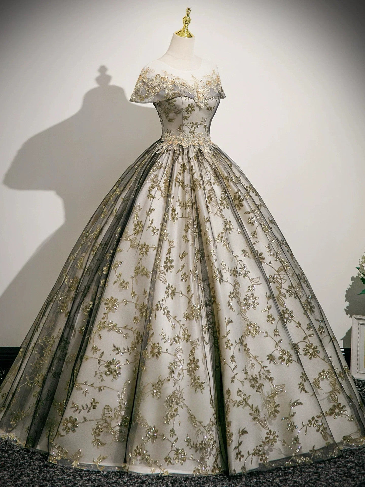 Lovely Round Neckline Floral Lace and Tulle Party Dress, Lace Applique Long Sweet 16 Dress