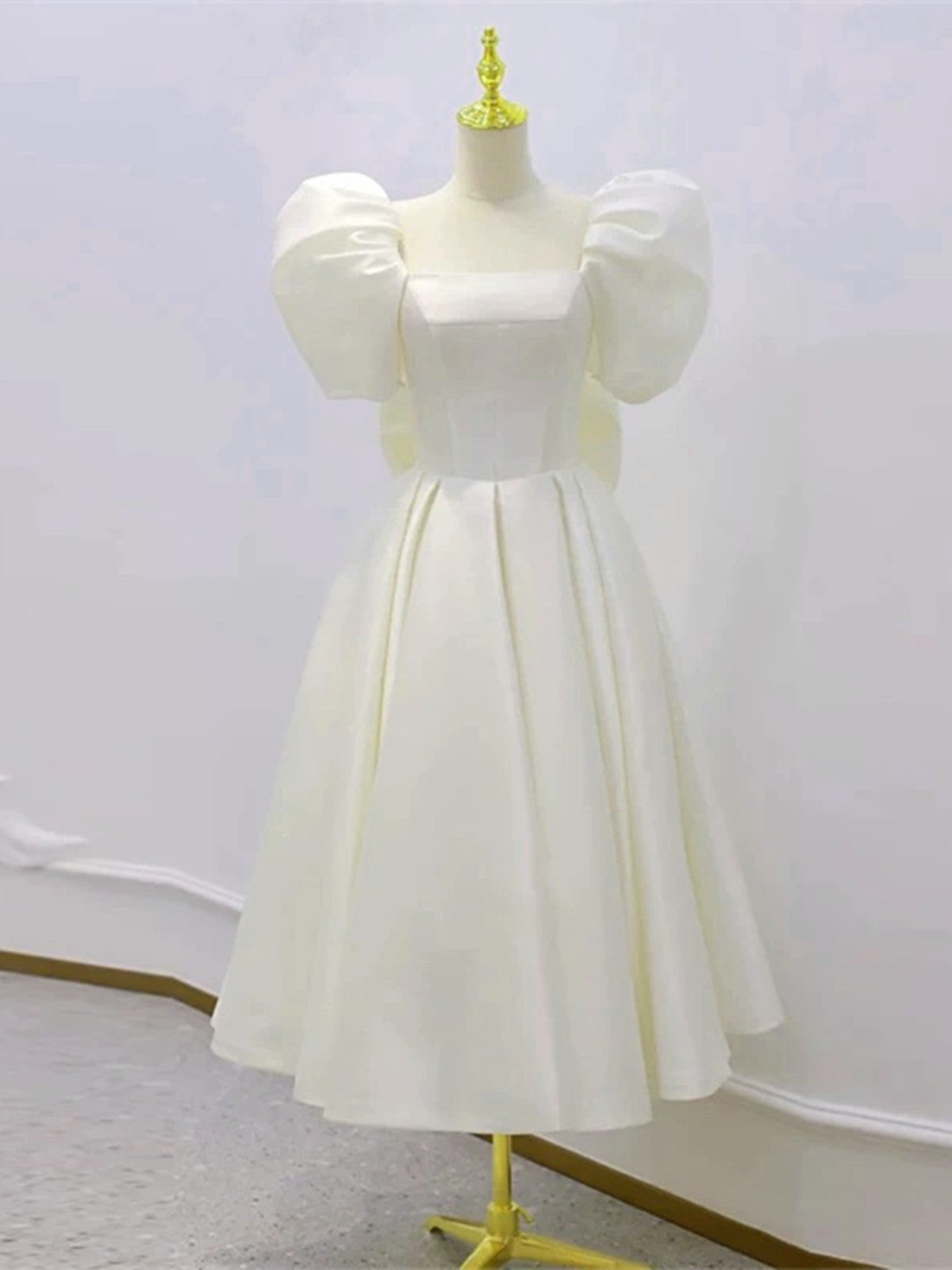 White Satin Knee Length Sweetheart Puffy Sleeves Party Dress, White Satin Graduation Dress