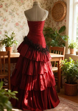 Elegant Red Gothic Tiered Ball Gown, Strapless Sweetheart Ruffle Prom Dress