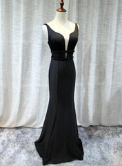 Elegant Black Mermaid Satin V-neckline Party Dress , Charming Mermaid Long Formal Gowns