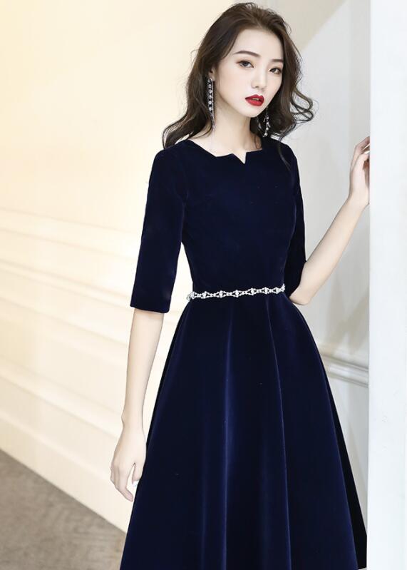 Navy Blue Velvet Knee Length Simple Bridesmaid Dresses, Short Blue Velvet Prom Dresses with Beadings Navy Blue Velvet Knee Length Simple Bridesmaid Dresses, Short Blue Velvet Prom Dresses with Beadings