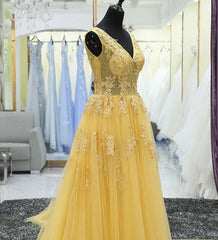 Gorgeous Yellow Tulle V-neckline Long Prom Gown, Junior Prom Dress